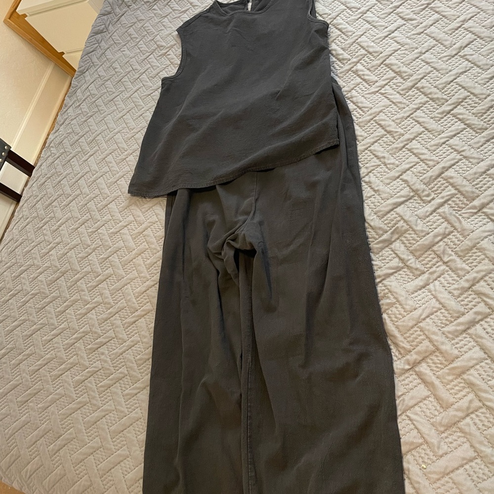 Beautiful maternity top & pant set
